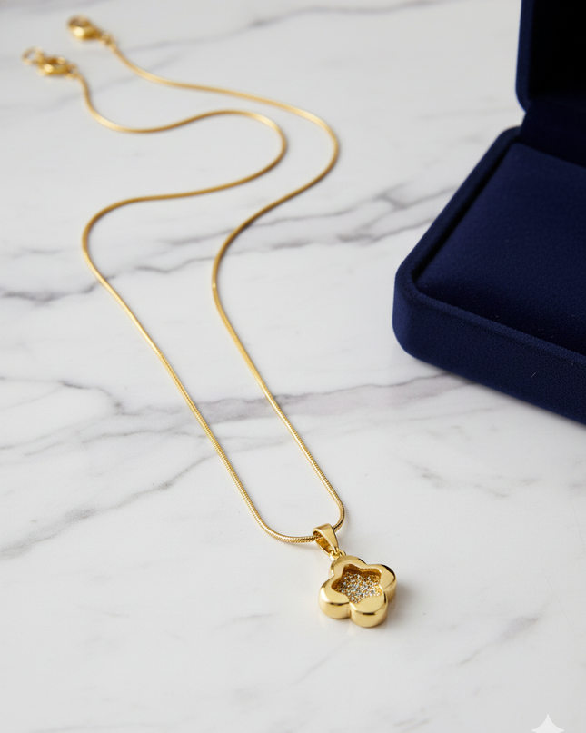 Golden Clover Halo Pendant