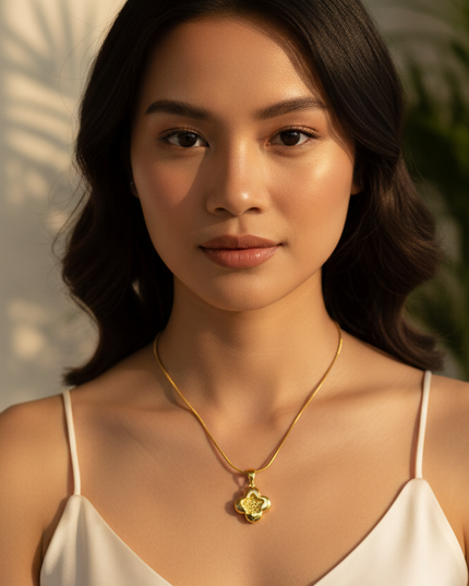 Golden Clover Halo Pendant